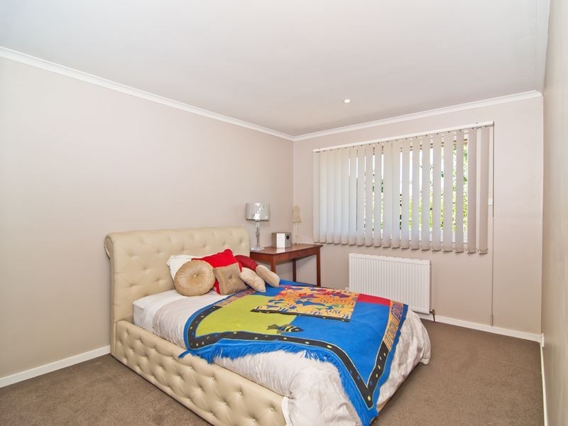 14 Rossiter Avenue, Endeavour Hills VIC 3802