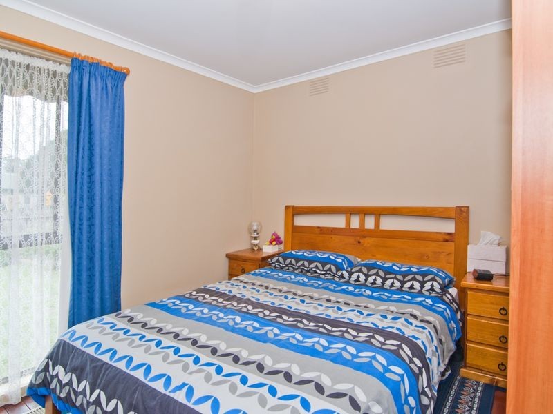 11 Bittern Drive, Endeavour Hills VIC 3802