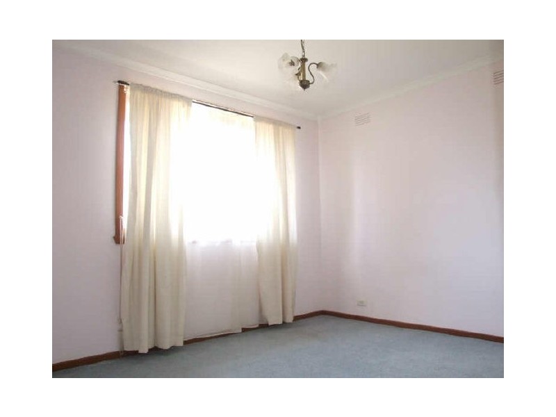 8 Oaks Court, Dandenong VIC 3175