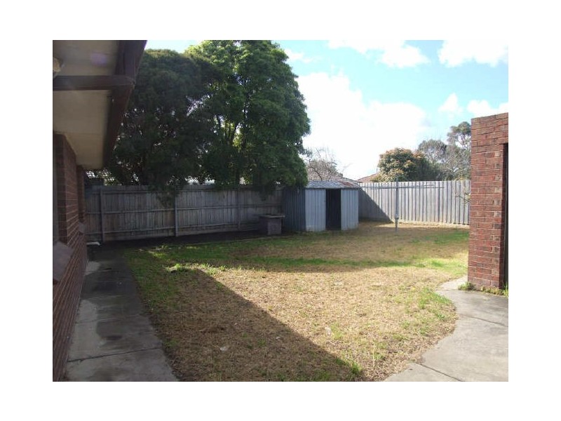 8 Oaks Court, Dandenong VIC 3175