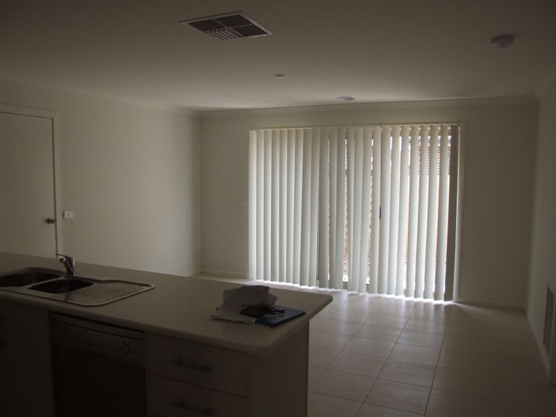 2/48 Ambrie Crescent, Noble Park VIC 3174