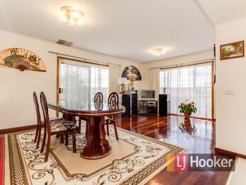 77 Georgette Crescent, Endeavour Hills VIC 3802