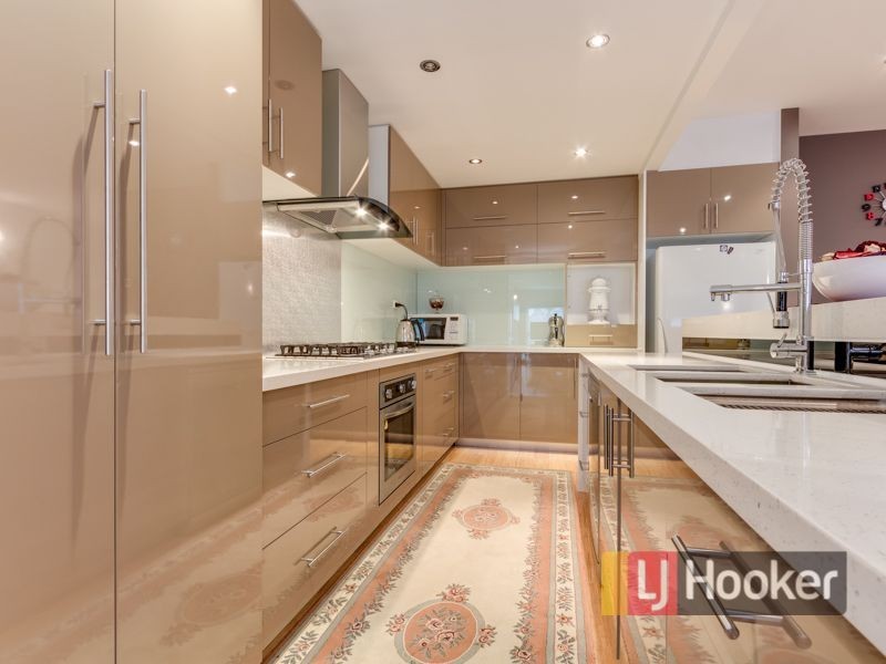 6 Amico Walk, Dandenong VIC 3175