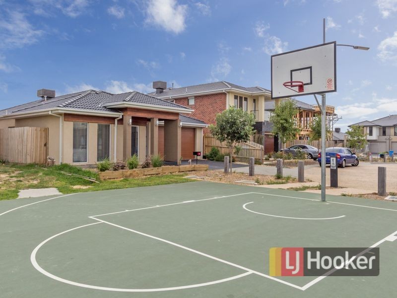 6 Amico Walk, Dandenong VIC 3175