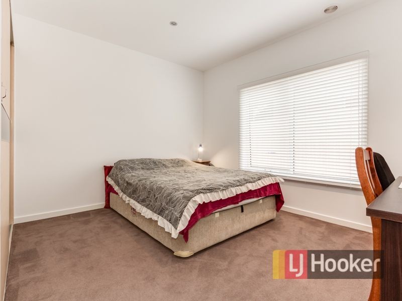 6 Amico Walk, Dandenong VIC 3175