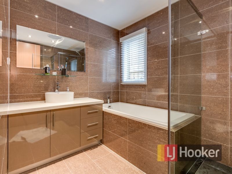 6 Amico Walk, Dandenong VIC 3175