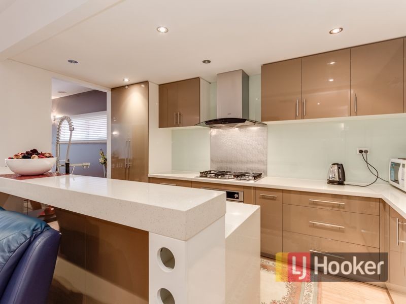 6 Amico Walk, Dandenong VIC 3175