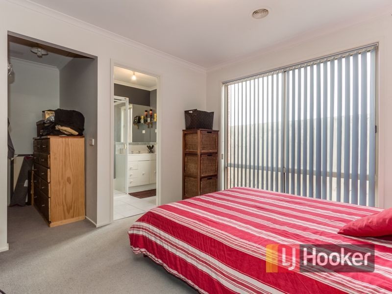 8 Shady Close, Narre Warren South VIC 3805