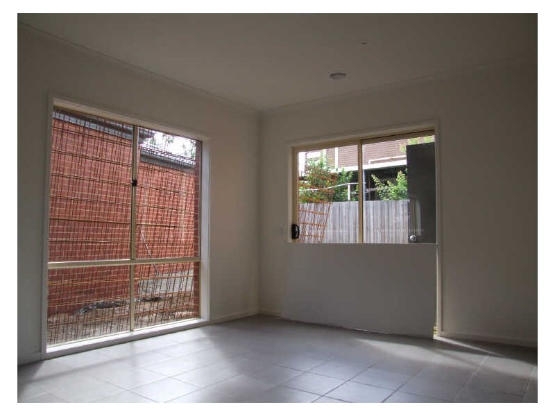 1/90 Rebecca Street, Doveton VIC 3177