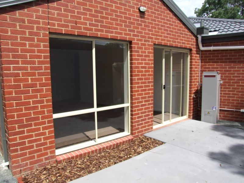 2/90 Rebecca Street, Doveton VIC 3177