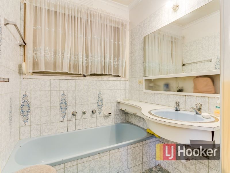 21 Elmbank Drive, Keysborough VIC 3173