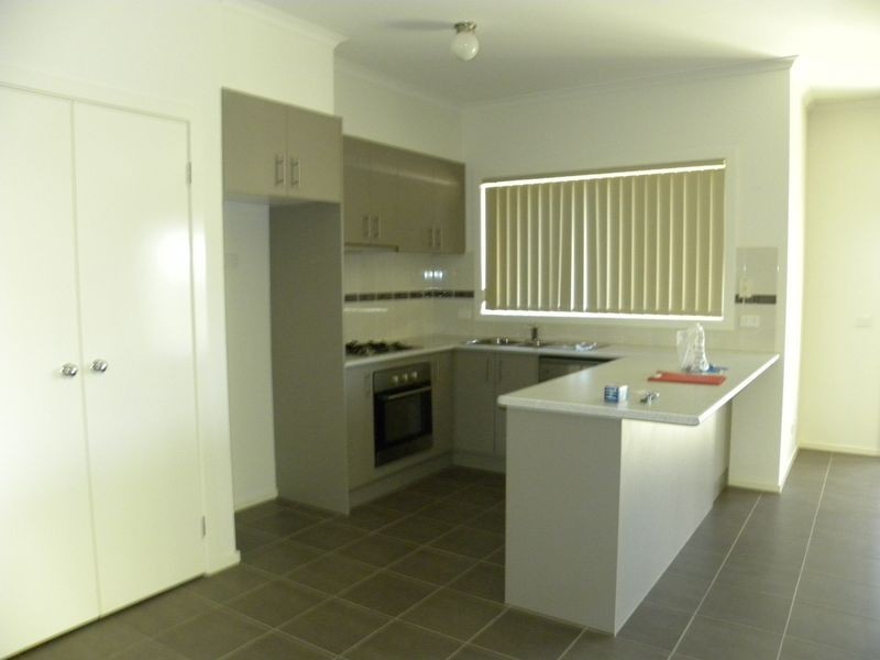 19 Tranquil Lane, Cranbourne North VIC 3977