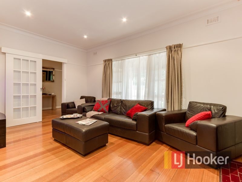 4 Wallace Avenue, Dandenong VIC 3175
