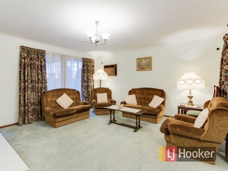 6 Dundee Court, Endeavour Hills VIC 3802