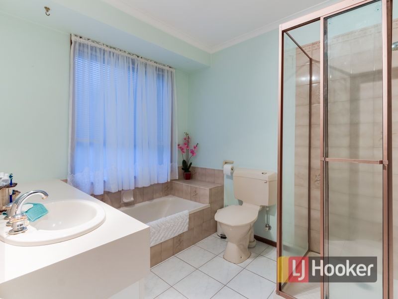 6 Dundee Court, Endeavour Hills VIC 3802