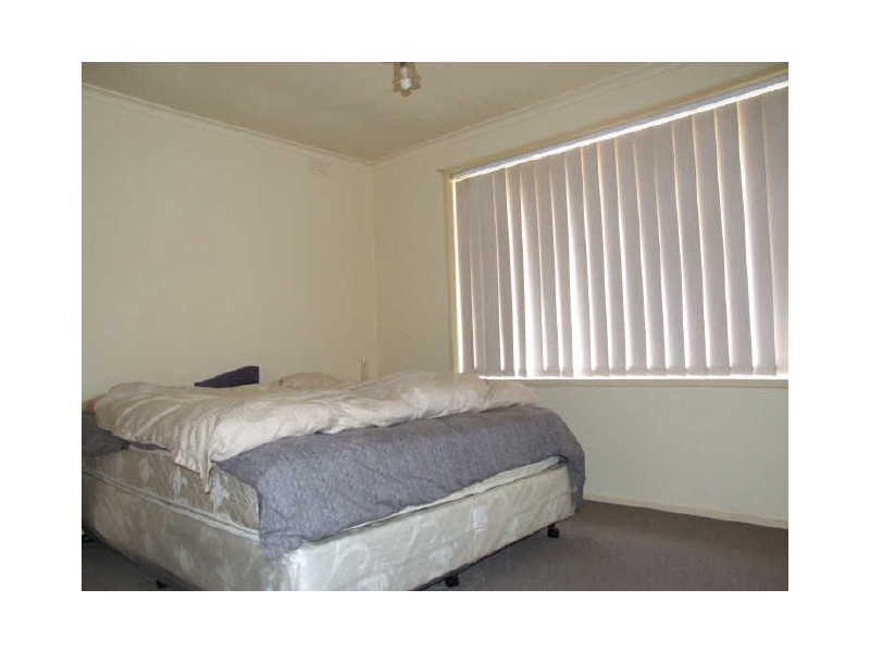 1/18 Third Avenue, Dandenong North VIC 3175