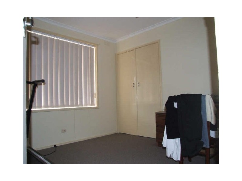 1/18 Third Avenue, Dandenong North VIC 3175