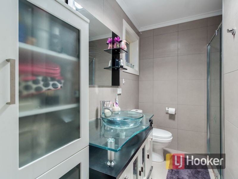 19 Kennington Park Drive, Endeavour Hills VIC 3802