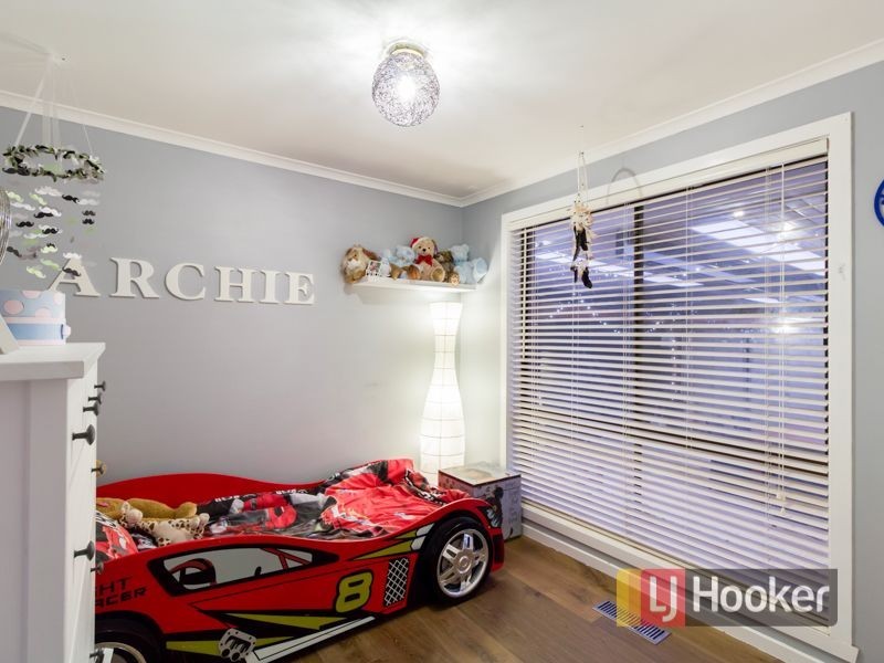 19 Kennington Park Drive, Endeavour Hills VIC 3802