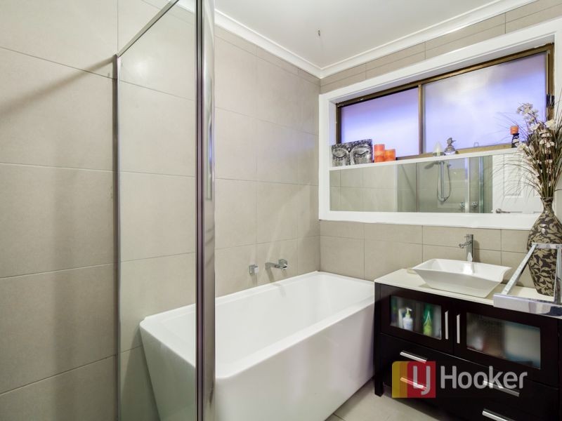 19 Kennington Park Drive, Endeavour Hills VIC 3802