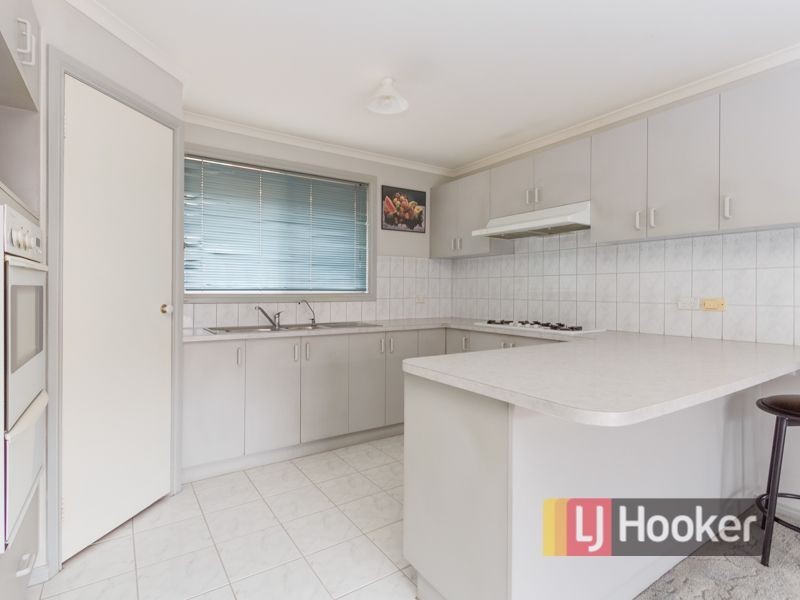 4 Tomasetti Crescent, Narre Warren VIC 3805