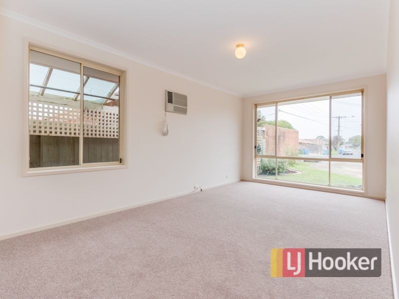 2/18 Parkview Close, Dandenong VIC 3175