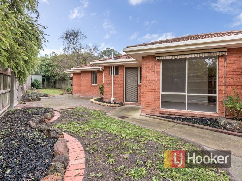 2/18 Parkview Close, Dandenong VIC 3175
