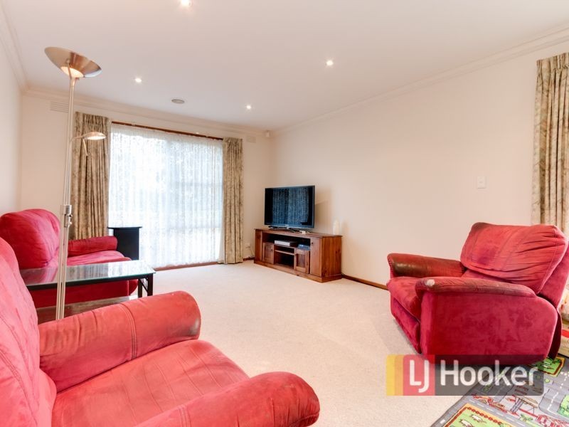 19 Amalfi Drive, Endeavour Hills VIC 3802