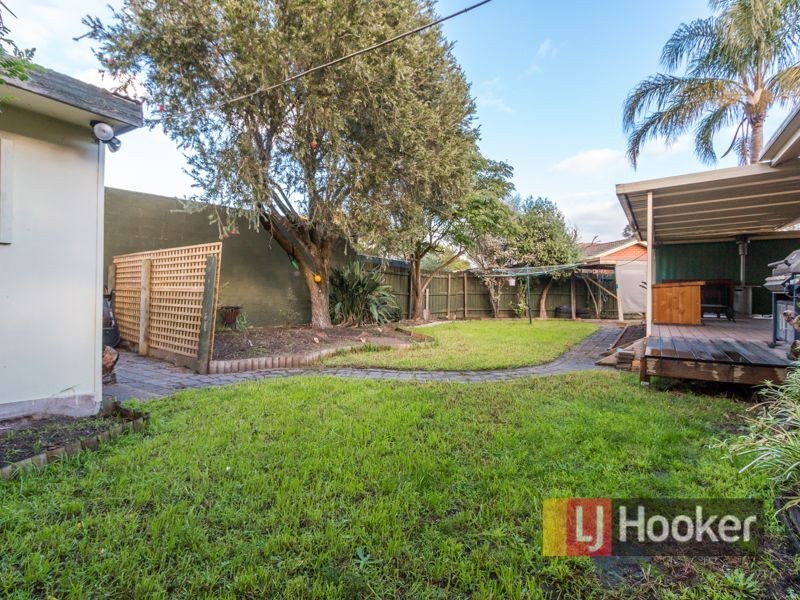 19 Amalfi Drive, Endeavour Hills VIC 3802