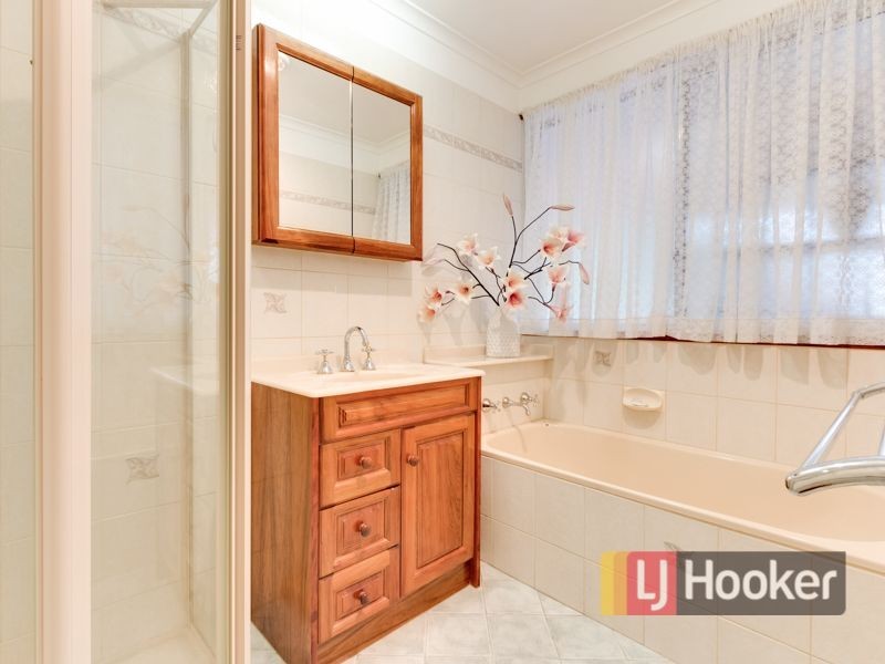 4 Cristata Avenue, Endeavour Hills VIC 3802