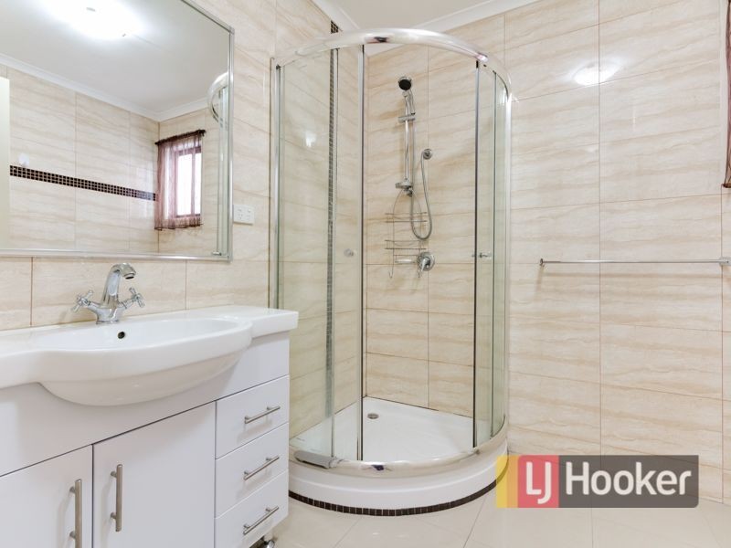 1/33 Latham Crescent, Dandenong North VIC 3175