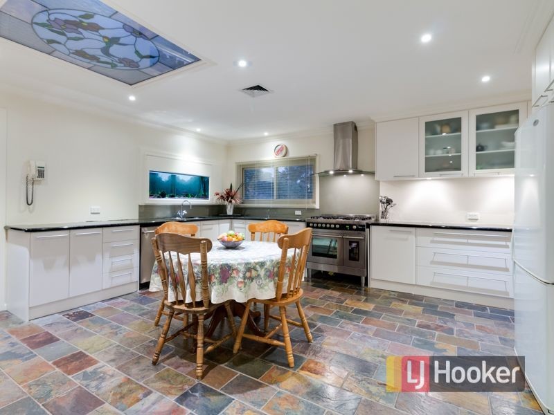 16 Churchill Park Drive, Ferntree Gully VIC 3156