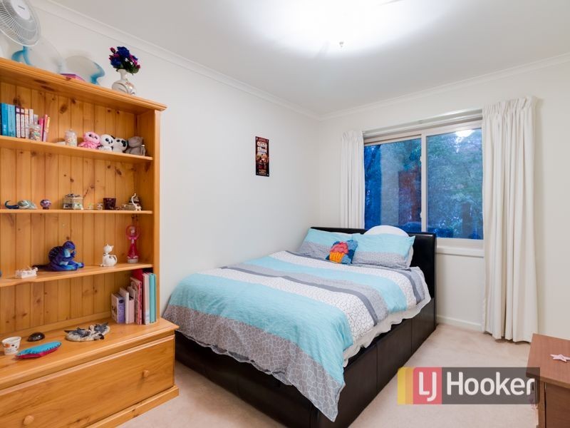 16 Churchill Park Drive, Ferntree Gully VIC 3156