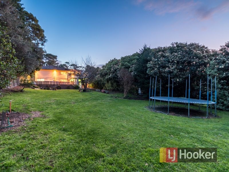 16 Churchill Park Drive, Ferntree Gully VIC 3156