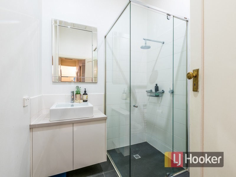 1/70 Cleeland Street, Dandenong VIC 3175