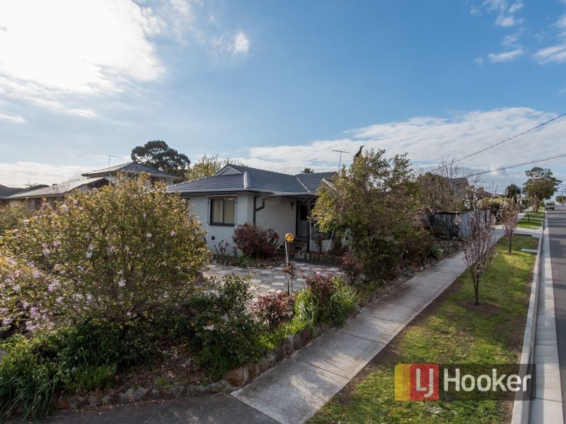 18 Philip Road, Hallam VIC 3803