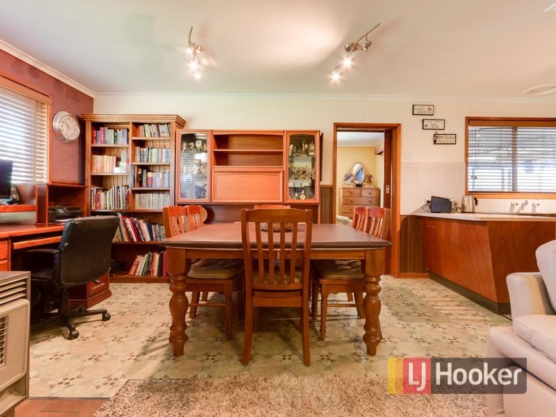 6 Coulson Avenue, Eumemmerring VIC 3177