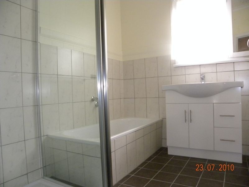 4 Hillside Avenue, Dandenong North VIC 3175