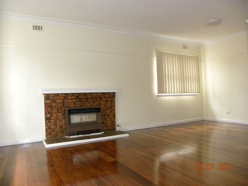 4 Hillside Avenue, Dandenong North VIC 3175