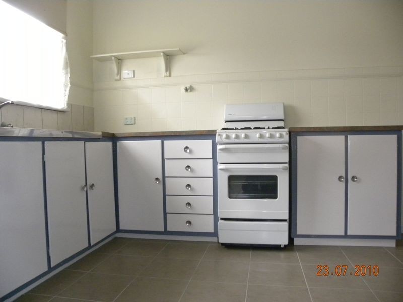 4 Hillside Avenue, Dandenong North VIC 3175