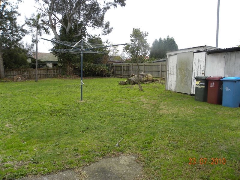 4 Hillside Avenue, Dandenong North VIC 3175