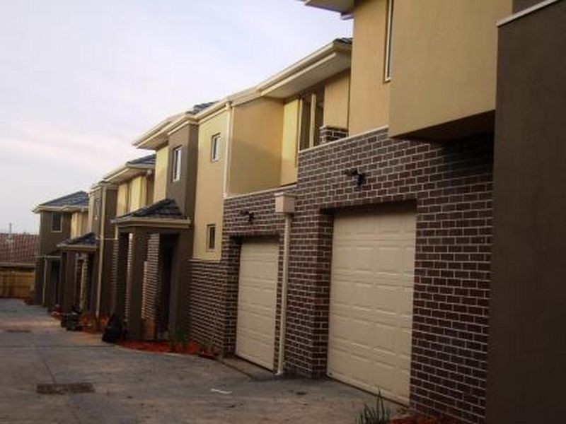 2 & 3/23 Macpherson, Dandenong VIC 3175
