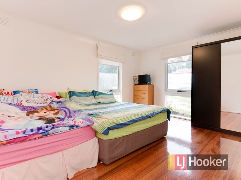 150 James Cook Drive, Endeavour Hills VIC 3802