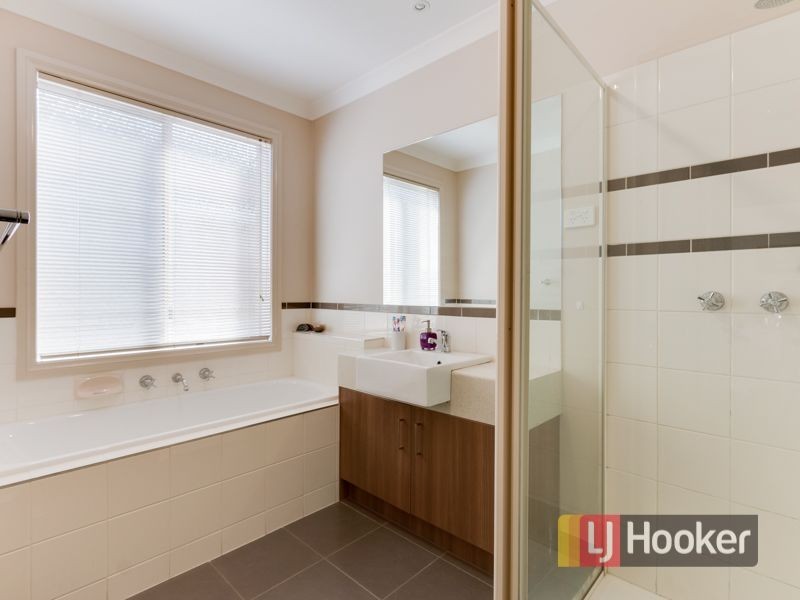 7 Rammer Way, Cranbourne East VIC 3977