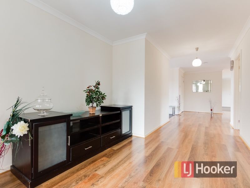 68 Mickleham Drive, Cranbourne North VIC 3977