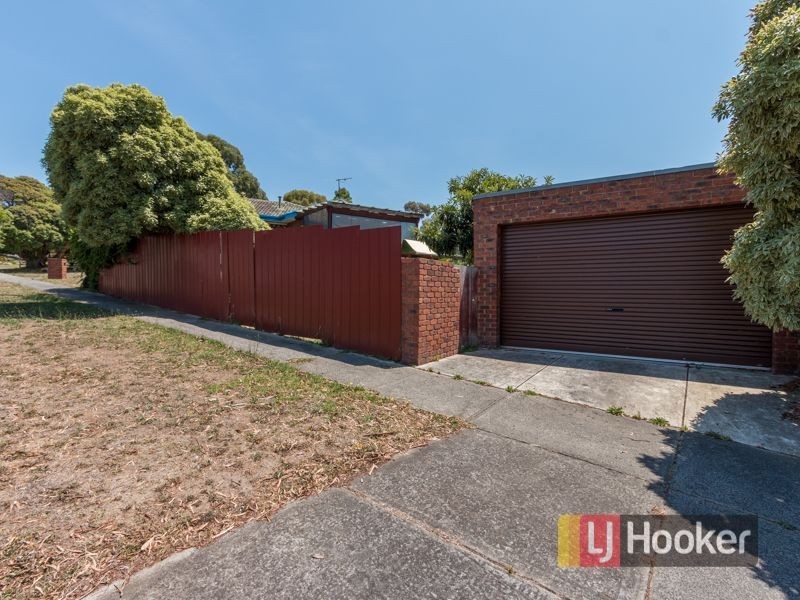 2 Chalcot Drive, Endeavour Hills VIC 3802