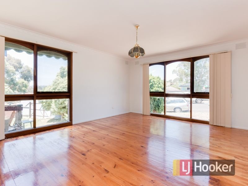 2 Chalcot Drive, Endeavour Hills VIC 3802