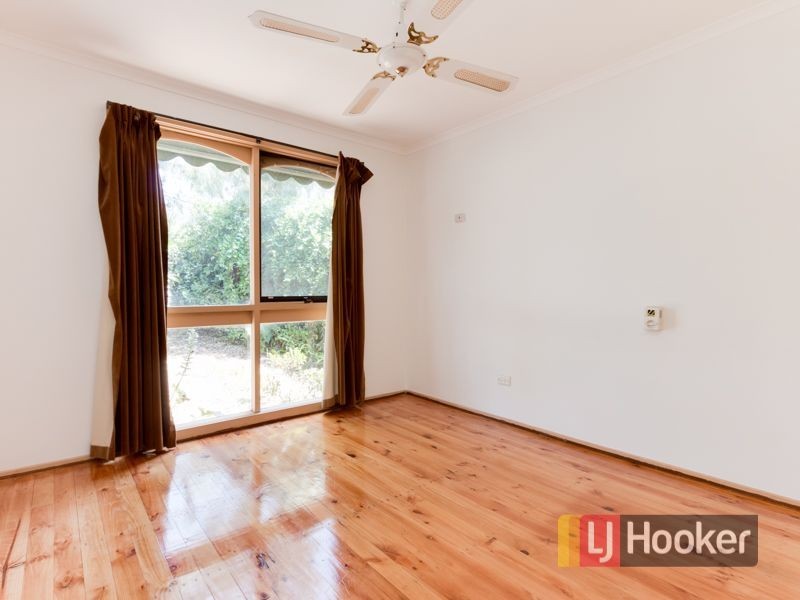 2 Chalcot Drive, Endeavour Hills VIC 3802