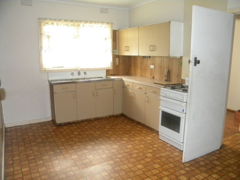 25 Burrows Avenue, Dandenong VIC 3175