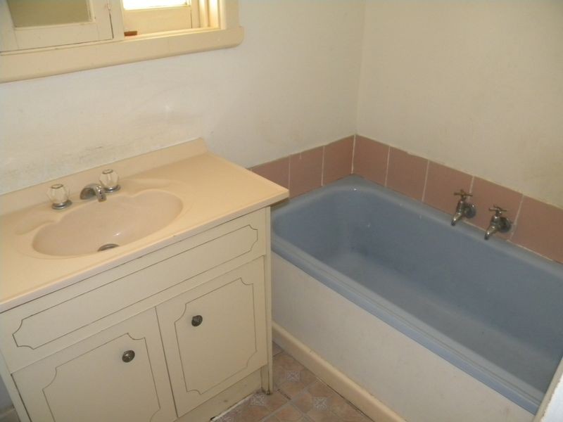 25 Burrows Avenue, Dandenong VIC 3175